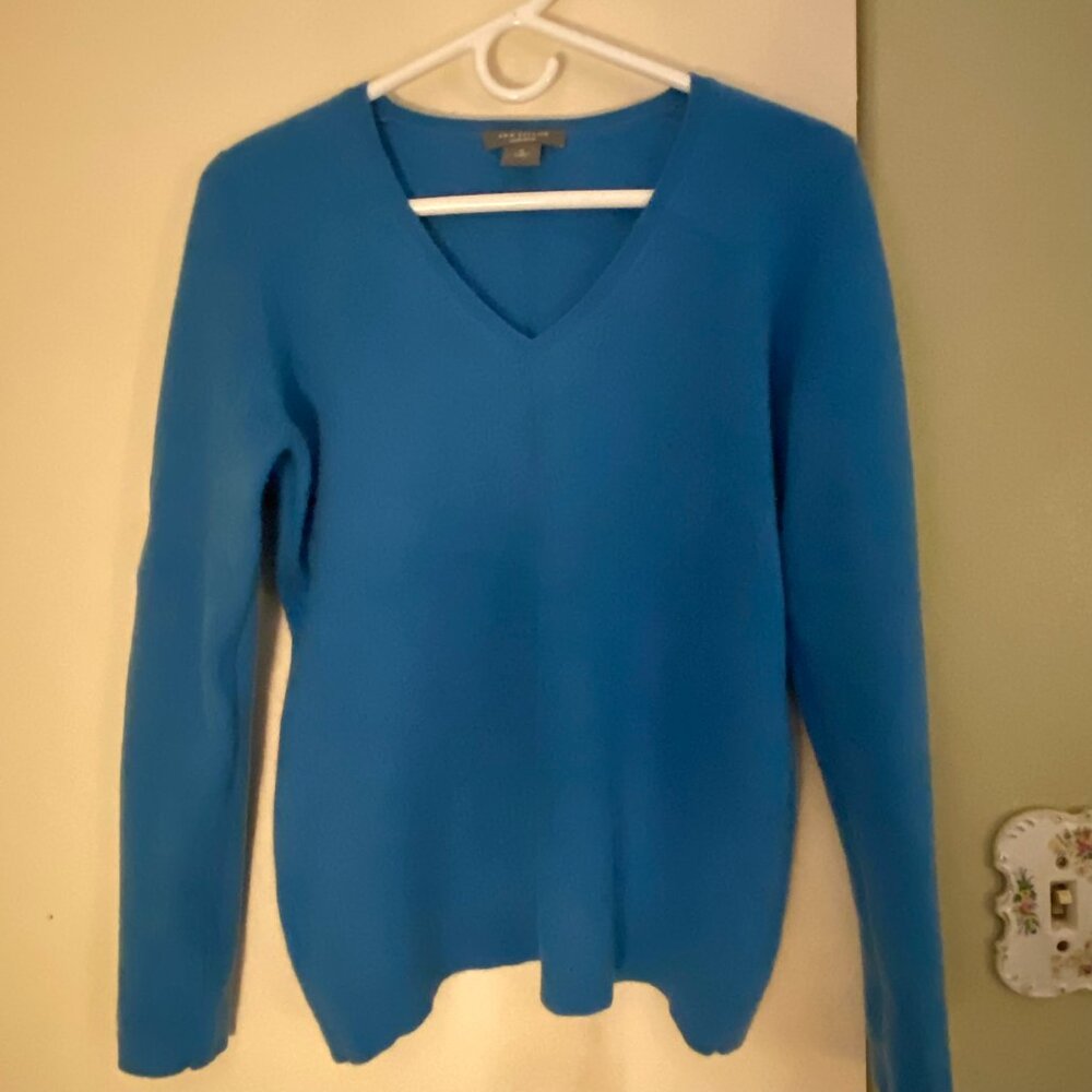 Ann Taylor Cashmere Sweater V-neck M